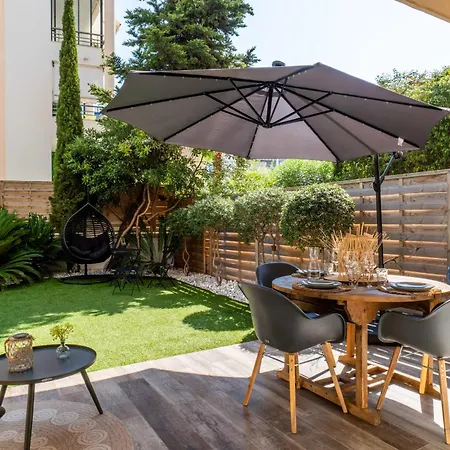 Cozy 1-br Heart Of Palm District كان