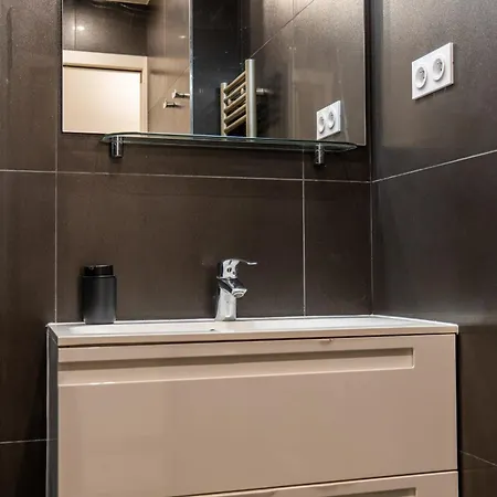 Cozy 1-br Heart Of Palm District Apartmán *